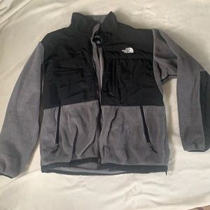 Black/gray men’s The North Face Denali 2 jacket